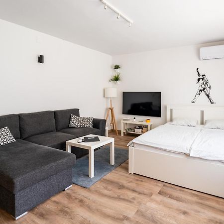 Studio Apartman Queen Б'єловар Екстер'єр фото